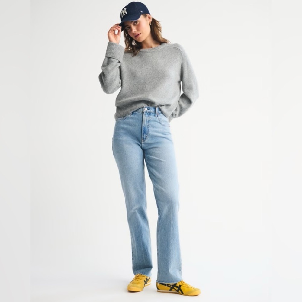 Abercrombie and Fitch Ultra High Rise 90s Straight Jean